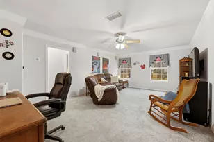 111 Hillside Dr E, Burleson, TX 76028 - Photo 17