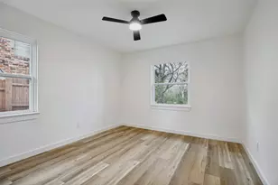 3216 Rockbluff Dr, Dallas, TX 75227 - Photo 17