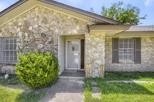 419 Allen Dr, Justin, TX 76247 - Photo 3
