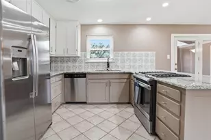 2318 Poco Ct, Granbury, TX 76048 - Photo 5