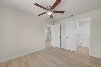 9021 White Settlement Road, White Settlement, TX 76108 - Photo 13