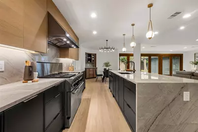 8825 Vista Oaks Circle, Dallas, TX 75243 - Photo 13