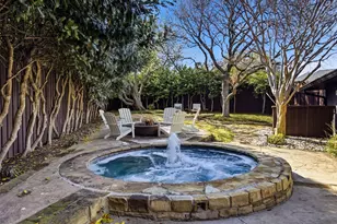 8825 Vista Oaks Cir, Dallas, TX 75243 - Photo 35