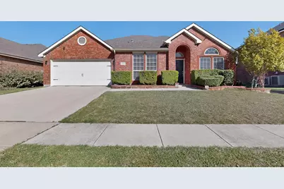 1605 Weeping Willow Lane, Arlington, TX 76002 - Photo 1