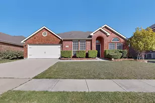 1605 Weeping Willow Ln, Arlington, TX 76002 - Photo 1