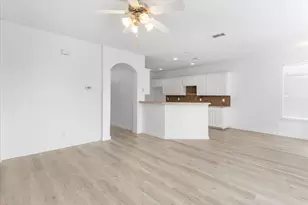 8604 Secret Forest Dr, Dallas, TX 75249 - Photo 9