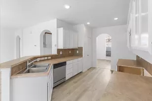 8604 Secret Forest Dr, Dallas, TX 75249 - Photo 15