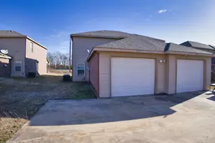 1716 S Waco St, Van Alstyne, TX 75495 - Photo 33