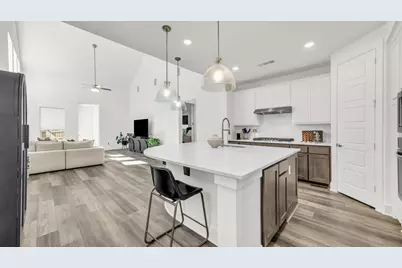 913 Gilbreath Avenue, Crowley, TX 76036 - Photo 3