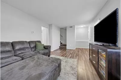 18 E Mountain Lane, Grand Prairie, TX 75052 - Photo 7