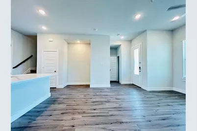 760 W Bedford Euless Road #200, Hurst, TX 76053 - Photo 33