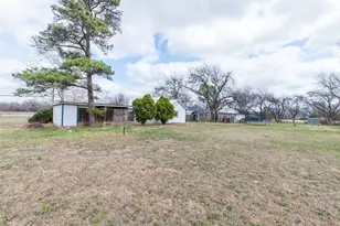 425 S 1st St W, Clyde, TX 79510 - Photo 27