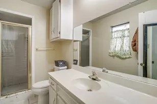 1022 Princeton Pl, Cleburne, TX 76033 - Photo 9