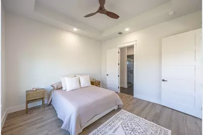 5204 Helmick Avenue, Fort Worth, TX 76107 - Photo 9