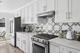 4263 Shady Bend Dr, Dallas, TX 75244 - Photo 13