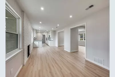 5916 Meredith Lane, Edgecliff Village, TX 76134 - Photo 9