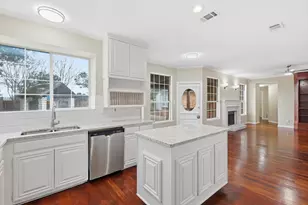 6204 Kingswood Dr, Arlington, TX 76001 - Photo 13