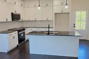 5660 Lone Star Cir, Granbury, TX 76048 - Photo 7