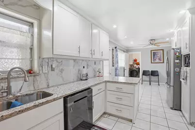 2546 W Rochelle Road, Irving, TX 75062 - Photo 13