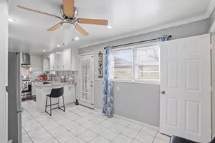 2546 W Rochelle Rd, Irving, TX 75062 - Photo 17