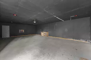 410 S Preston St, Wolfe City, TX 75496 - Photo 33