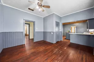 410 S Preston St, Wolfe City, TX 75496 - Photo 11