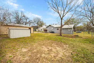 410 S Preston Street, Wolfe City, TX 75496 - Photo 29