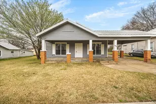 410 S Preston St, Wolfe City, TX 75496 - Photo 1