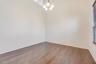 817 Kentucky Derby Ln, Fort Worth, TX 76179 - Photo 9