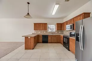 817 Kentucky Derby Ln, Fort Worth, TX 76179 - Photo 7