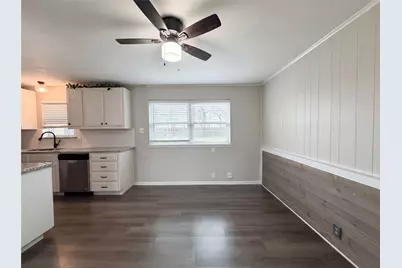 208 Summercrest Boulevard, Burleson, TX 76028 - Photo 7