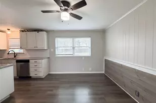 208 Summercrest Blvd, Burleson, TX 76028 - Photo 7