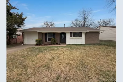 208 Summercrest Boulevard, Burleson, TX 76028 - Photo 1