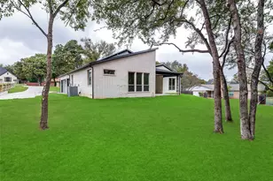 9703 Rosalie Ct, Granbury, TX 76049 - Photo 31