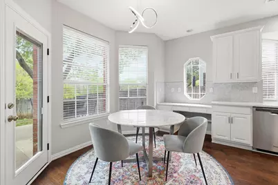 1904 N Port Court, Grapevine, TX 76051 - Photo 13