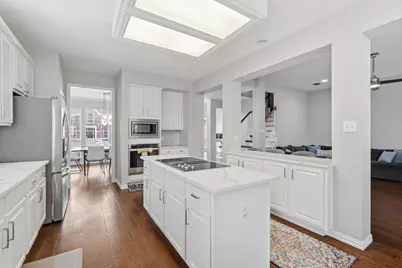 1904 N Port Court, Grapevine, TX 76051 - Photo 11