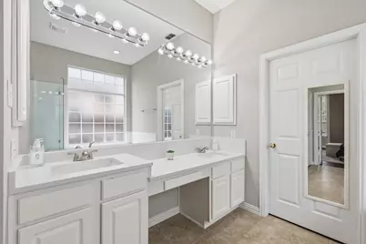 1904 N Port Court, Grapevine, TX 76051 - Photo 17