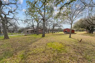 1051 Lynch Bend Rd, Springtown, TX 76082 - Photo 33