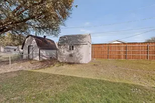 6820 Mickey Dr, Watauga, TX 76148 - Photo 39