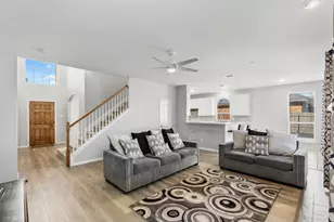 2708 Lake Country Dr, Grand Prairie, TX 75052 - Photo 9