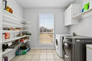 2708 Lake Country Dr, Grand Prairie, TX 75052 - Photo 13