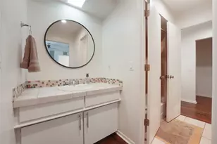 9677 Fallbrook Dr, Dallas, TX 75243 - Photo 17