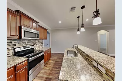 1002 Woodcrest Drive, Lancaster, TX 75134 - Photo 5