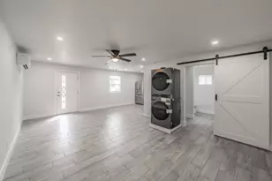 10455 Allegheny Dr, Dallas, TX 75229 - Photo 29