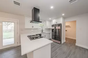 10455 Allegheny Dr, Dallas, TX 75229 - Photo 9