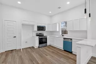 2307 Refugio Ave, Fort Worth, TX 76164 - Photo 7