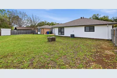 525 Candlewood Lane, Garland, TX 75041 - Photo 23