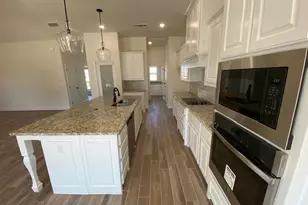 1042 Deer Is Ct, Azle, TX 76020 - Photo 9