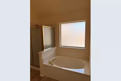 8805 Rolling Springs Court, Fort Worth, TX 76120 - Photo 9