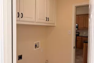 8805 Rolling Springs Ct, Fort Worth, TX 76120 - Photo 13